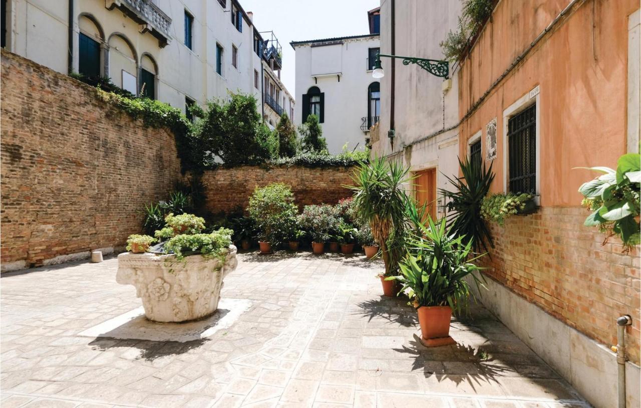 Cadelloca E Della Graticola Apartment Venesia Bagian luar foto